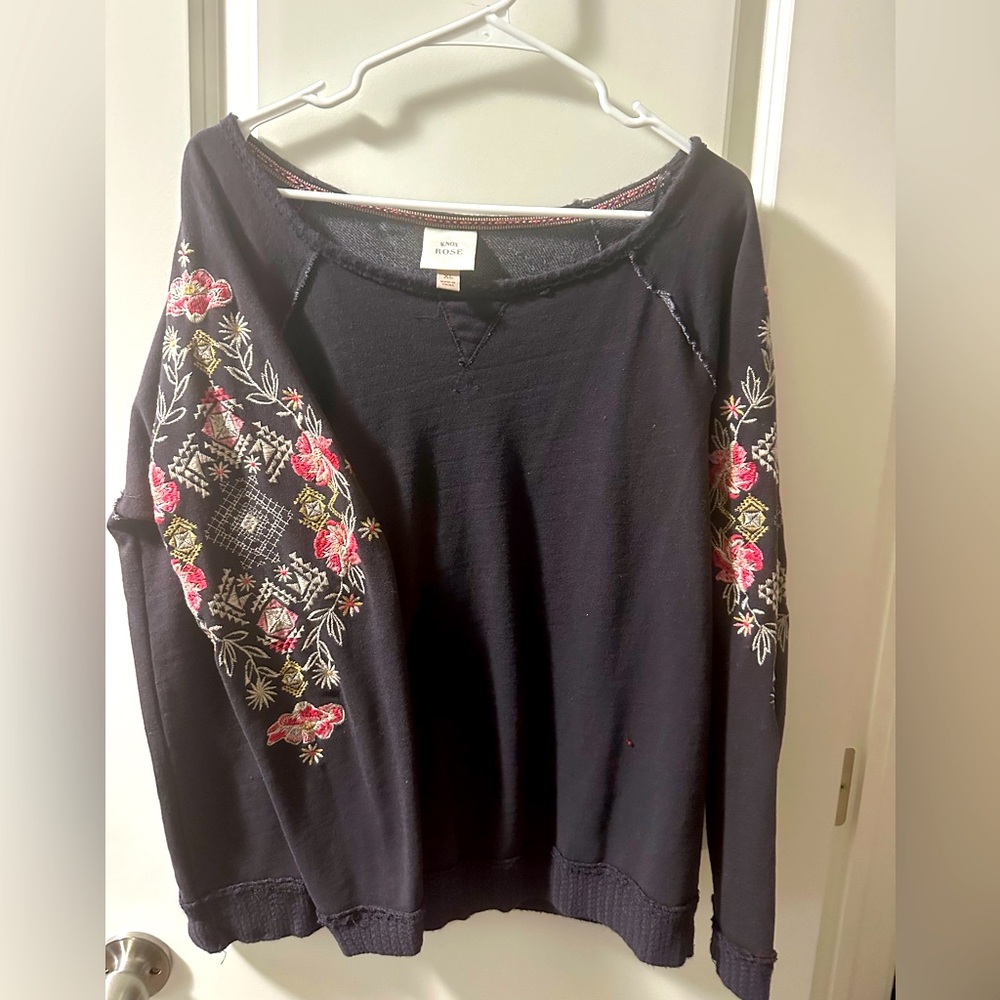 Knox Rose sweatshirt with beautiful sleeve details